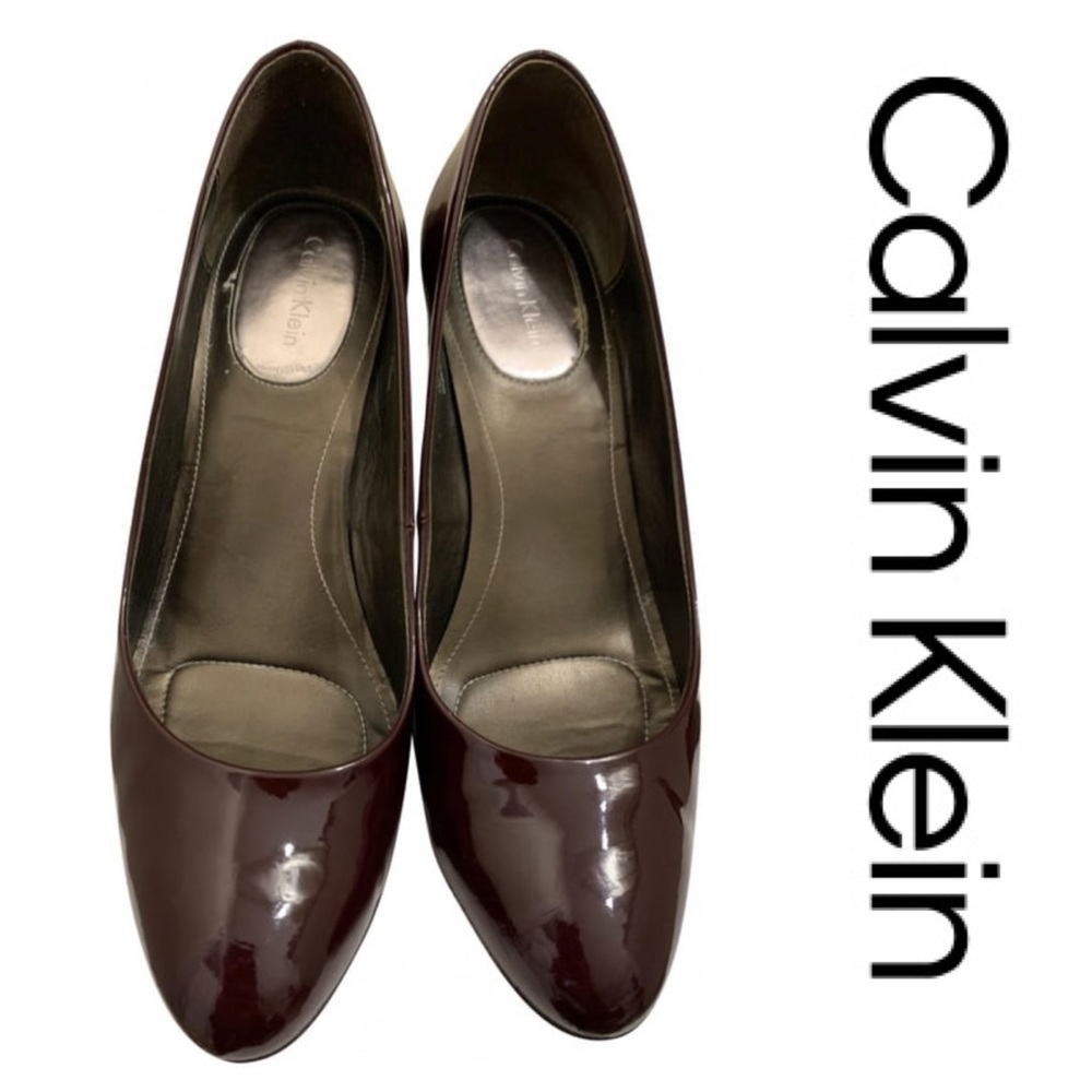 Calvin Klein round toe pumps